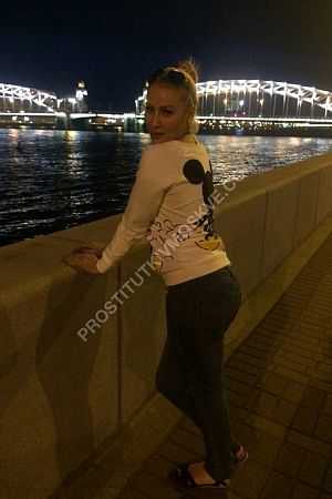Марина, метро Римская