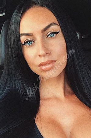 Юлия, метро Полянка