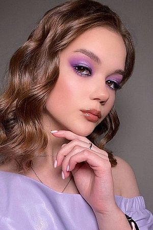 Анна, метро Волжская